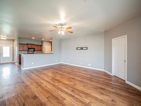 3rd image of 1213 Switchgrass Ln