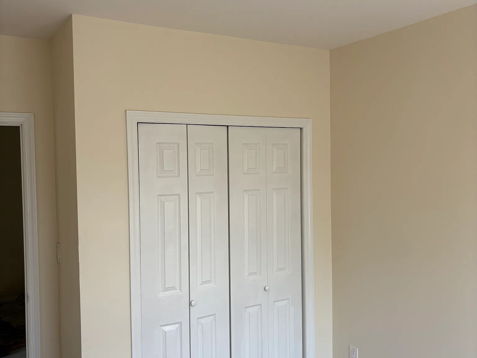 5 bed, 2100 sqft, $4,077 — Photo 3