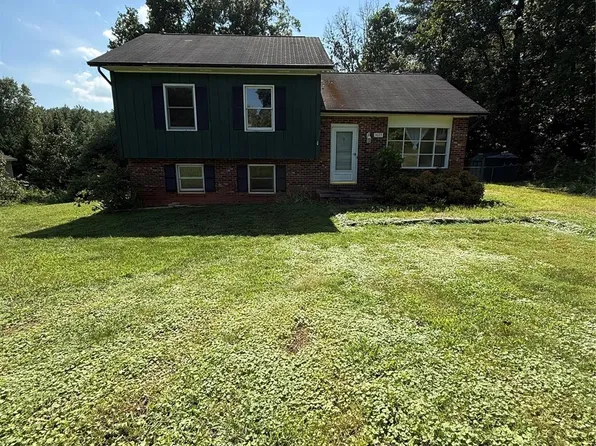 3695 Commanche Ct, Lenoir, NC 28645