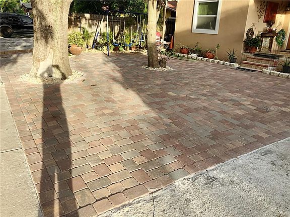 5th image of 1109 Auburn St
