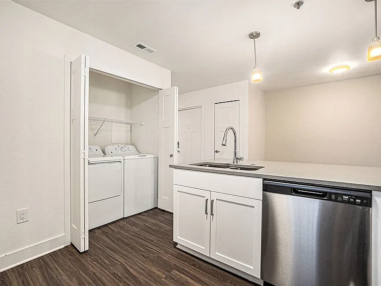 Eagle Ridge Apartment Homes — Photo 71