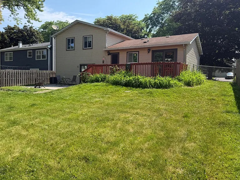 134 S Berteau Ave — Photo 30