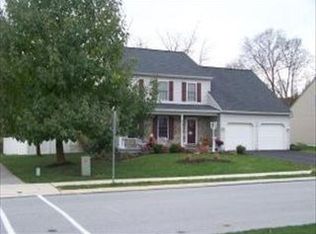 330 Apple Tree Ln, Mount Wolf, PA 17347
