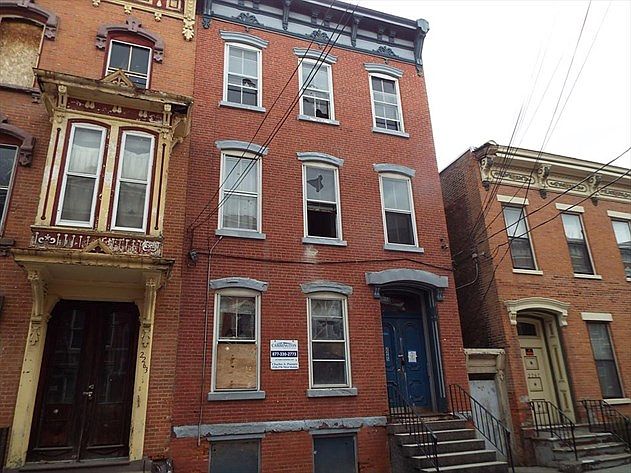 1st image of 2265 6th Ave