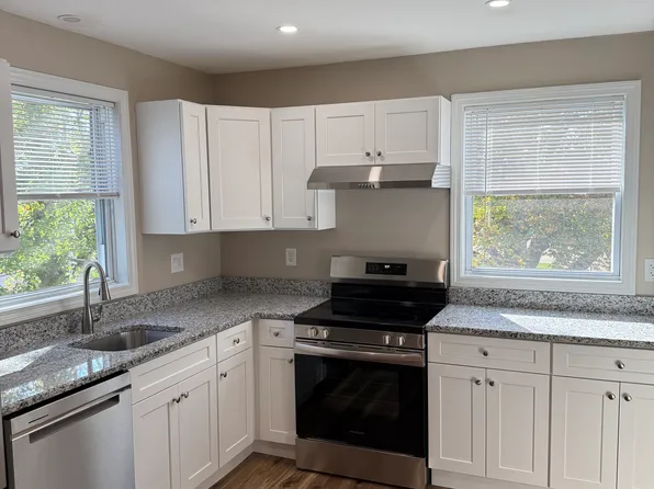 2 Haines St #3, Nashua, NH 03060
