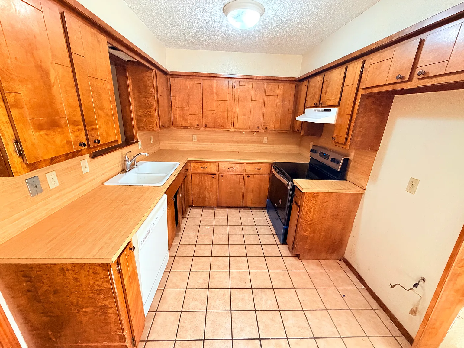 3 bed, 1450 sqft, $1,200 — Photo 4