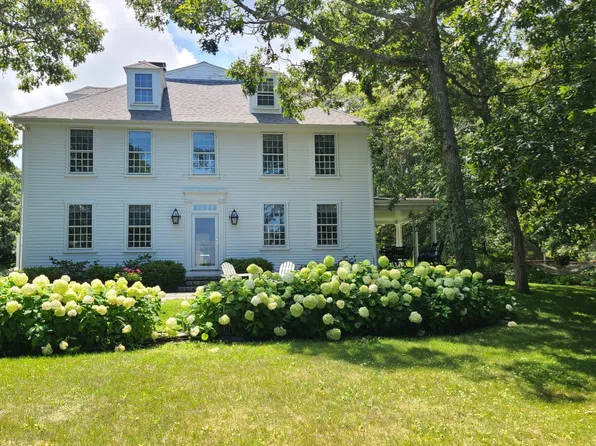 966 Main St, Tisbury, MA 02568