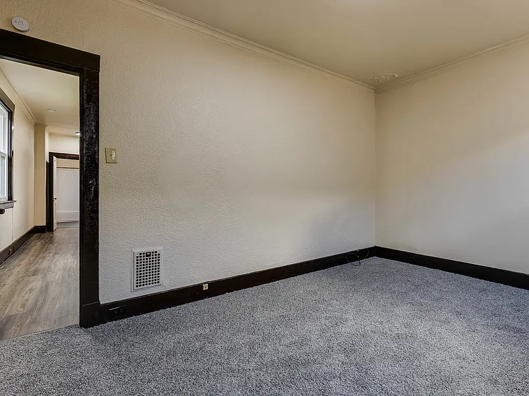 609 E Warrington Ave #1 — Photo 8