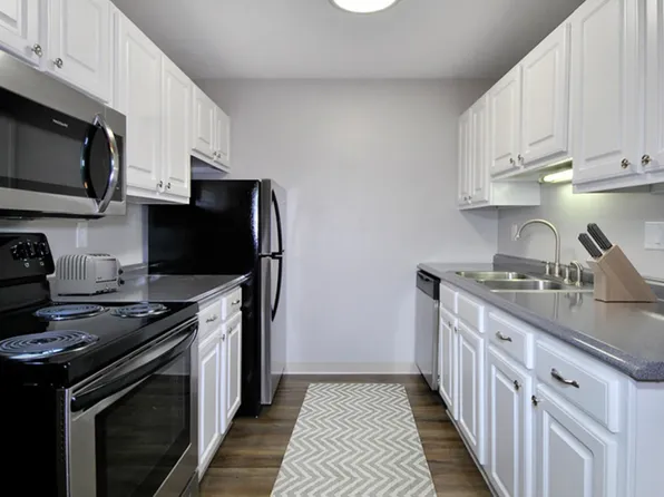 Foote Hills Apartments - Grand Rapids, MI