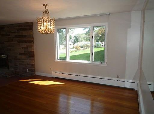 3rd image of 430 Essex St