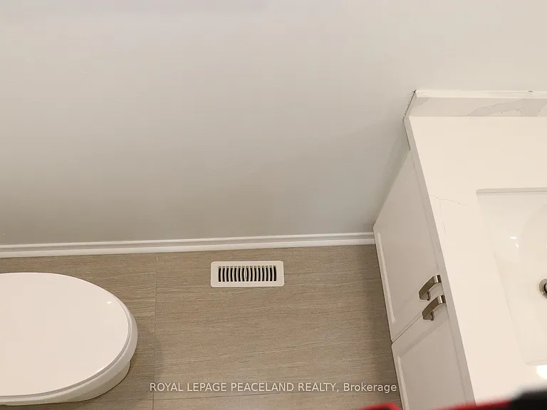 609 Walpole Cres — Photo 21