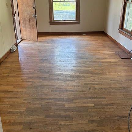 2nd image of 114 N West End Blvd