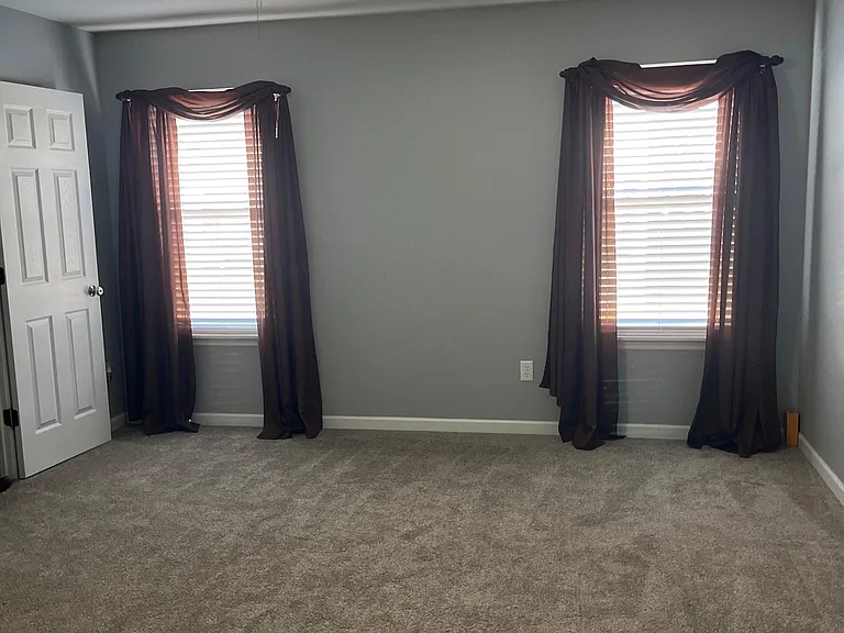 503 Springhurst Pkwy — Photo 13
