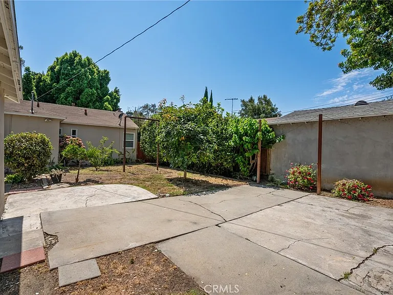 2526 Purdue Ave — Photo 26