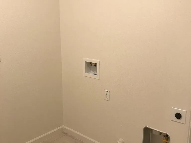 407 Jacobs Dr — Photo 15