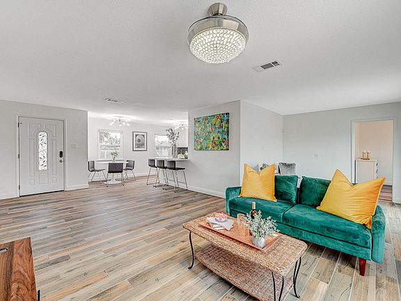 5th image of 1128 Francis Ave