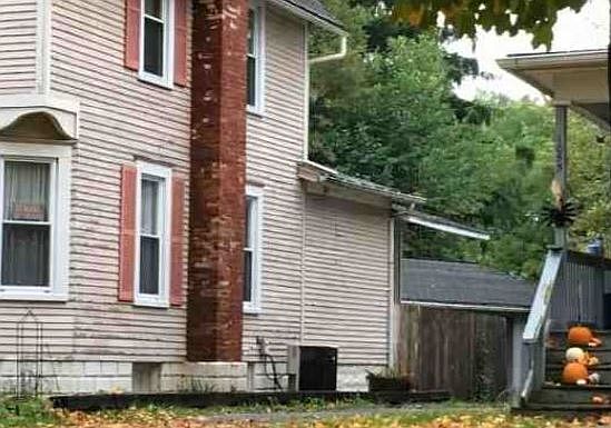 2nd image of 1051 Michigan Ave