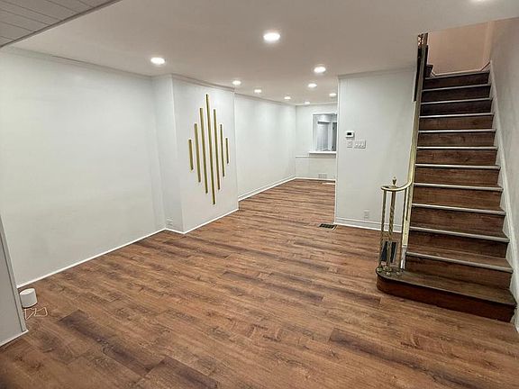 5th image of 7107 Buist Ave