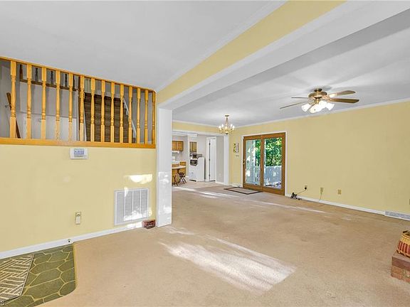 5th image of 294 Pike Rd
