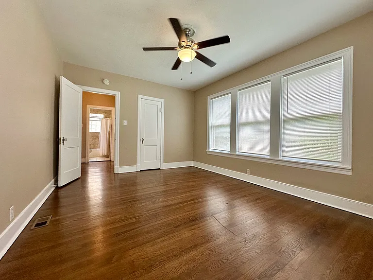 Live Oak St — Photo 27