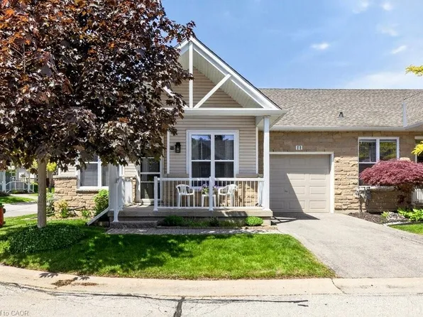 20 Kitty Murray Ln #11, Hamilton, ON L9K 1L7