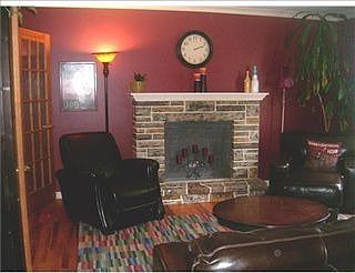 3rd image of 719 Manette Ln