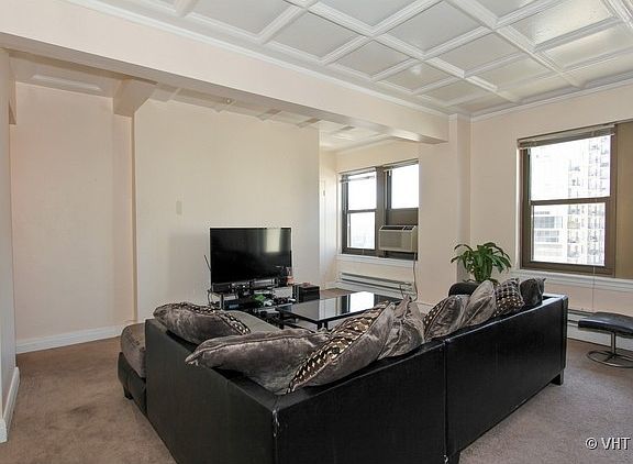 2nd image of 1211 N La Salle St #1102