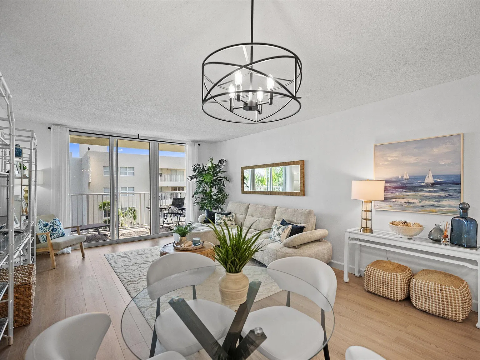 2 bed, 2.0 bath, 983 sqft, $4,700 — Photo 4
