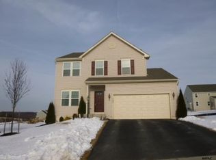 8625 Diamond Run Ct, Seven Valleys, PA 17360