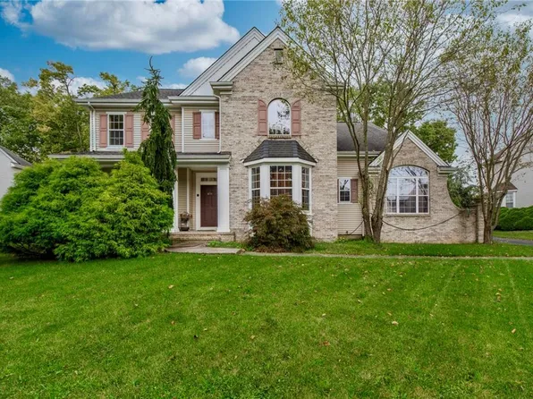 856 Ramblewood Dr, Easton, PA 18040