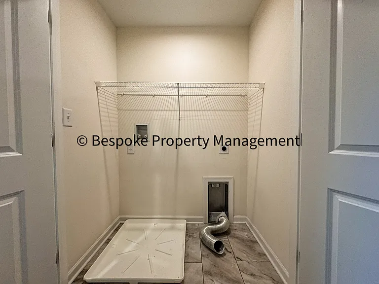 56 Dover Ct — Photo 34