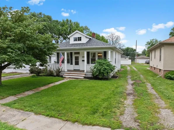 418 E Adams St, O'Fallon, IL 62269
