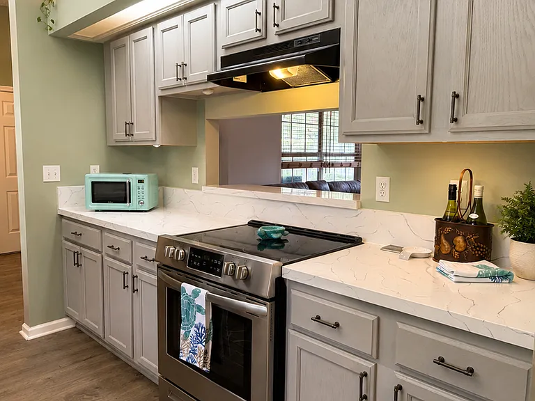 102 Summer Dr — Photo 11
