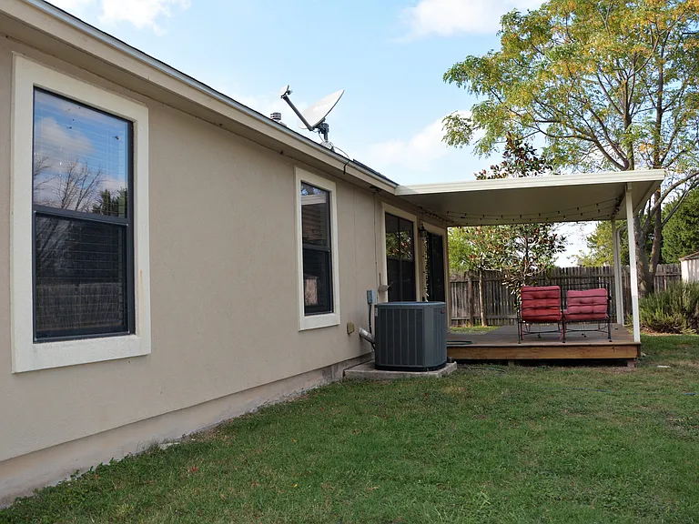 4616 Woodstock Dr — Photo 27