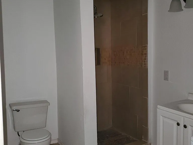1438 W Ridgewood Ct #201 — Photo 3