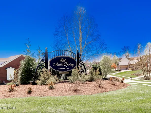 526 Wood Lake Dr, La Grange, KY 40031