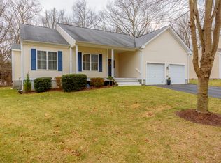 77 Birchwood Dr, South Kingstown, RI 02879