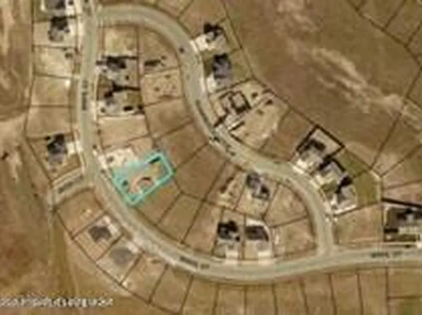 Wahl St, Dickinson, ND 58601
