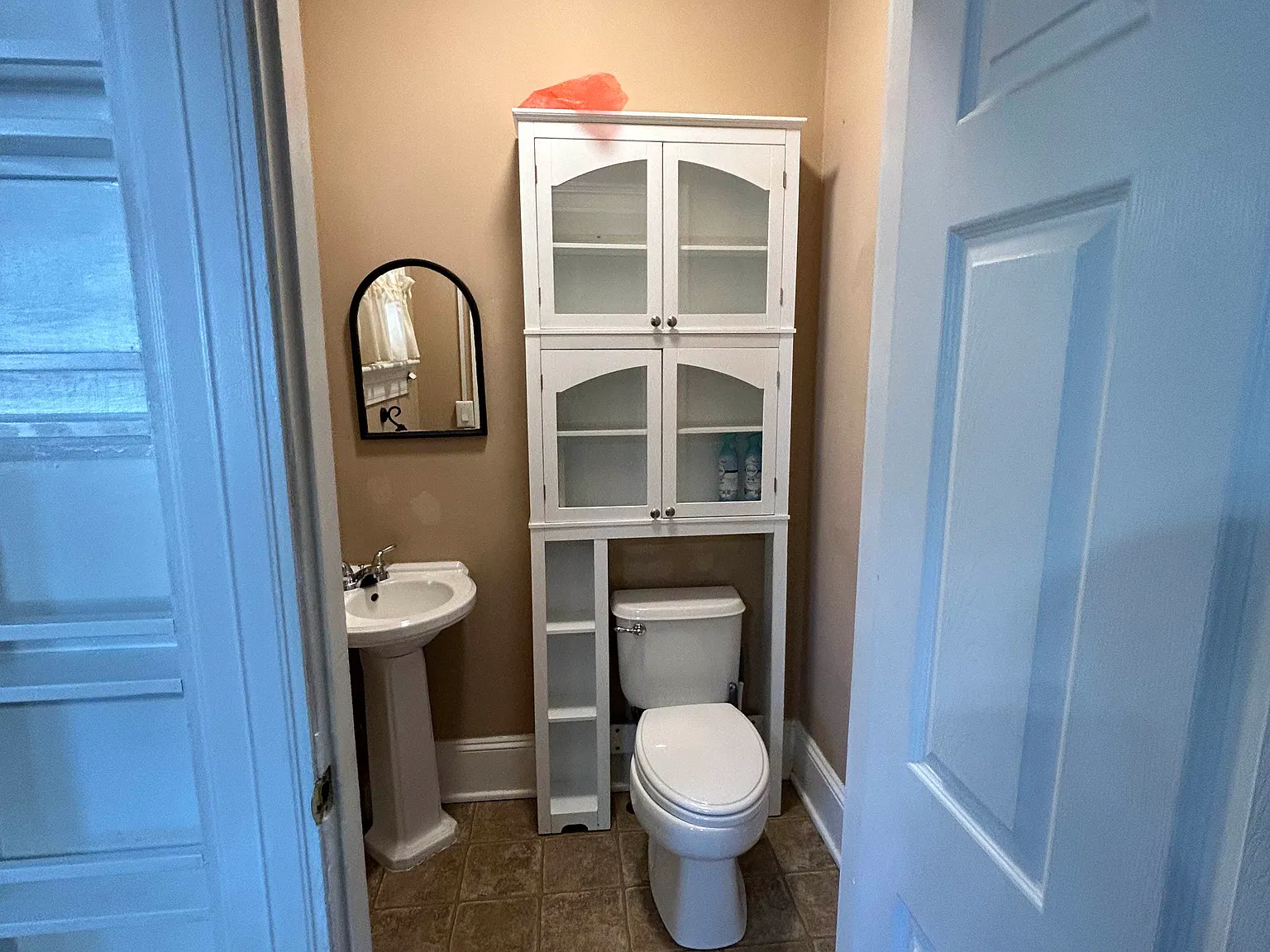 3 bed, 1.5 bath, 1359 sqft, $2,300 — Photo 3