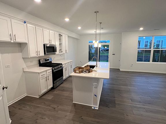 3rd image of 4120 Chelsea Manor Cir #703