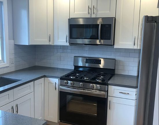 3rd image of 21 Scudder St #B