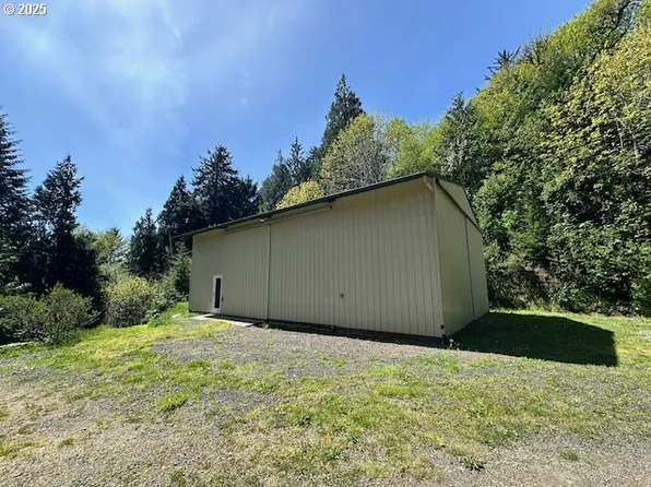 5600 N Fork Siuslaw Rd, Florence, OR 97439