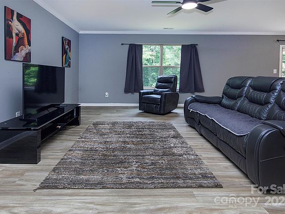 4th image of 2739 Old House Cir