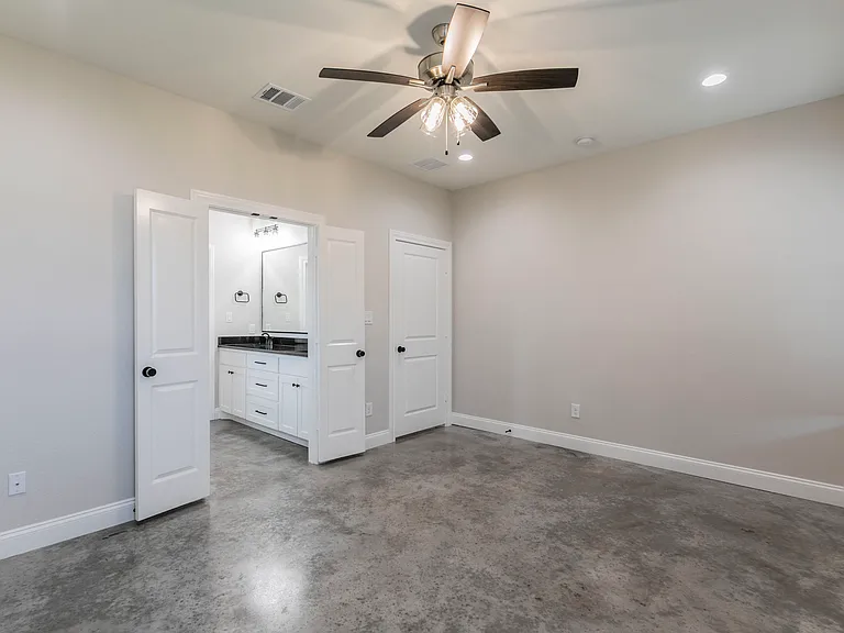 706 Grist Mill Ct #700 — Photo 9