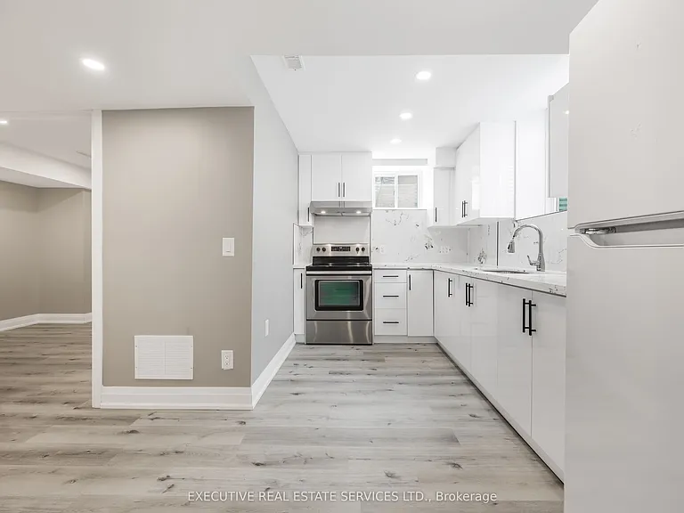 61 Truro Cir N — Photo 14