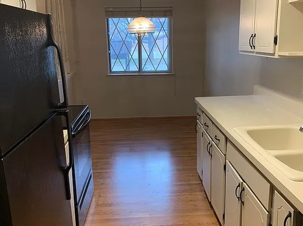 37030 W Aragona Dr, Clinton Township, MI 48036