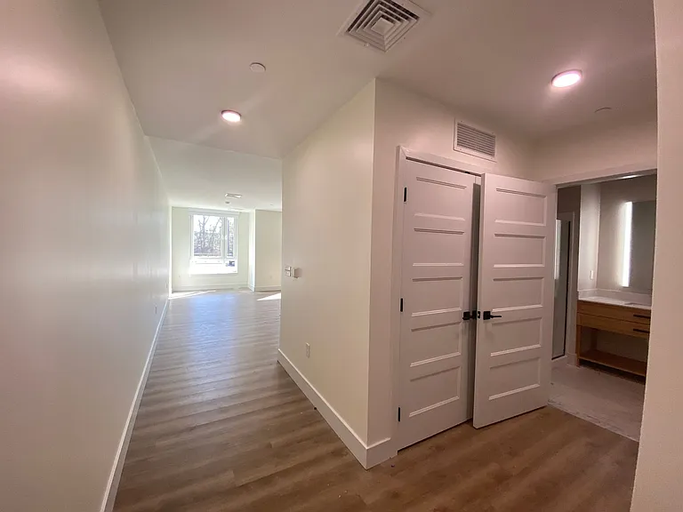 One Park Apartments — Photo 12