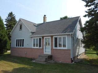 4211 Woodland Dr, Manitowoc, WI 54220