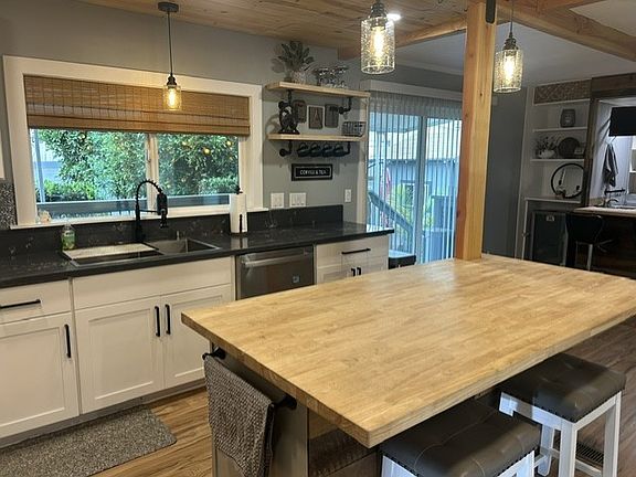 5th image of 195 Tierra Rejada Rd Unit 195