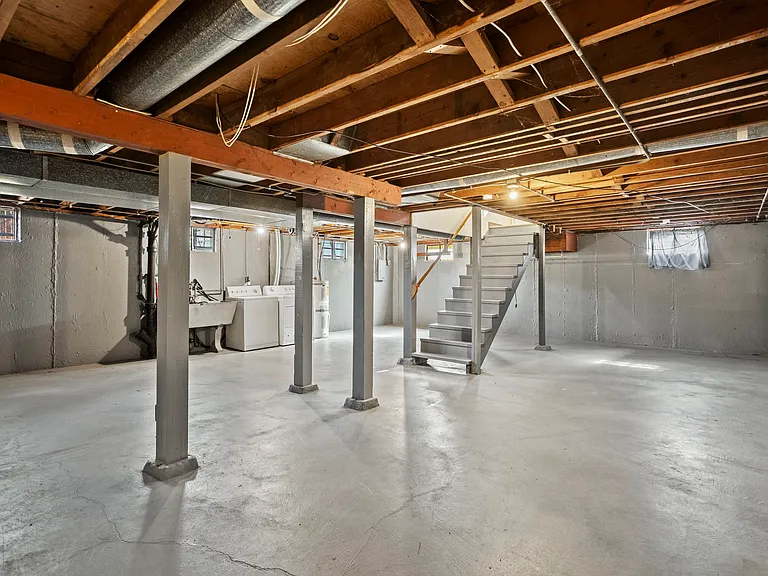 4815 SE Yamhill St — Photo 13